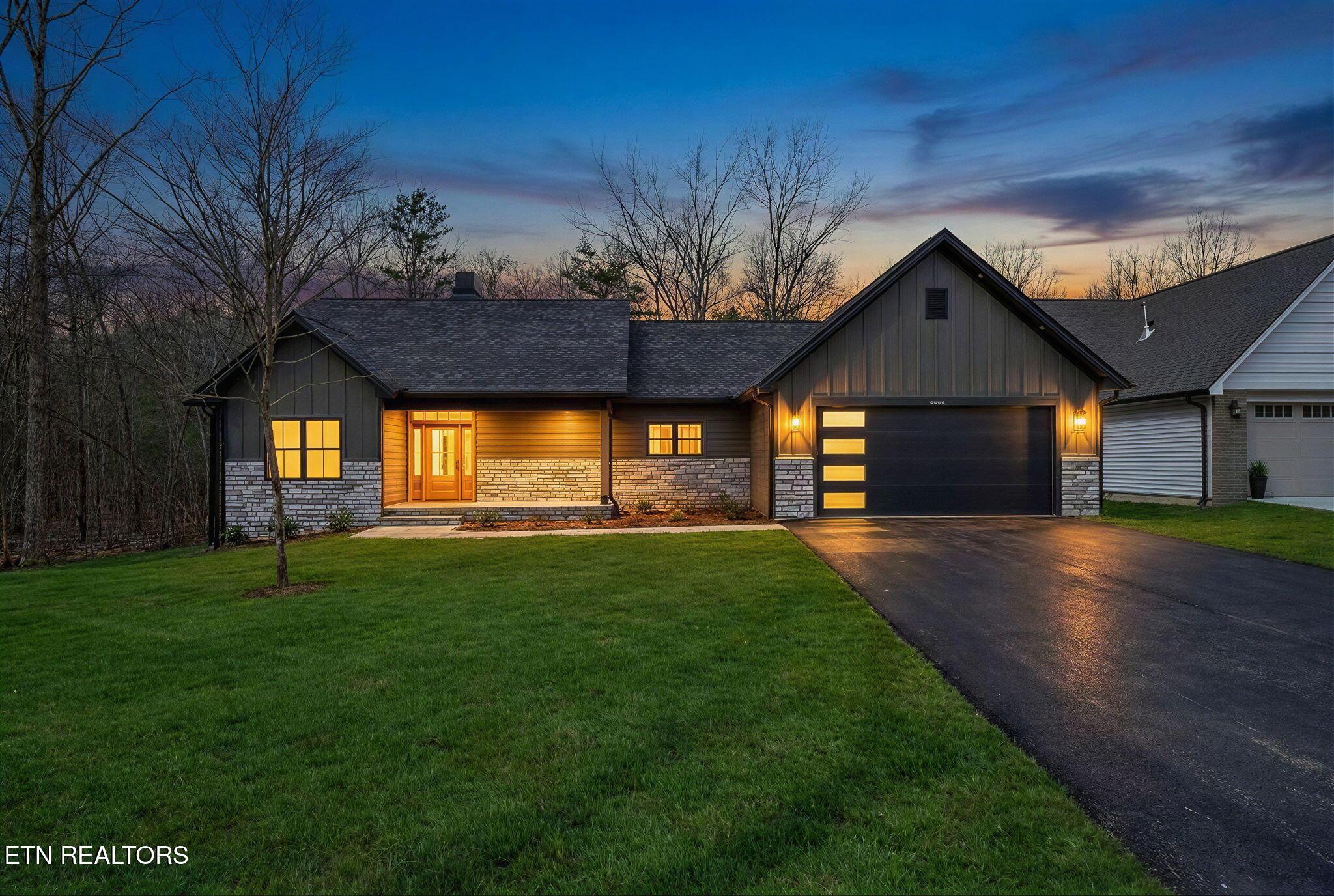 Image 1: 41-web-or-mls-154 Hawes Cir VS_002_TNPC