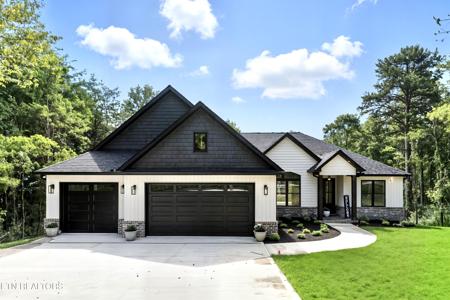 118 Amohi Way