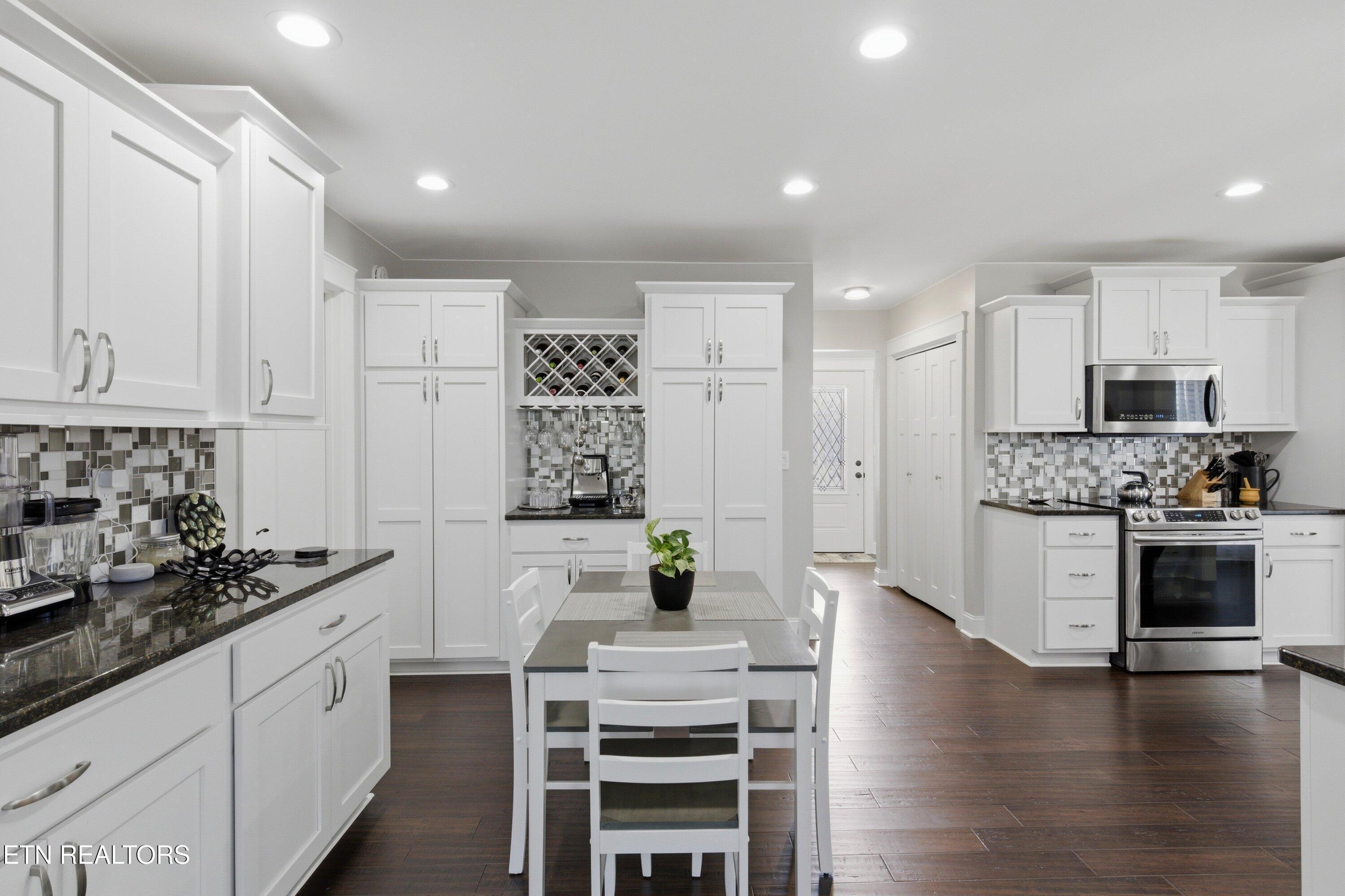 Image 4: Spacious Kitchen