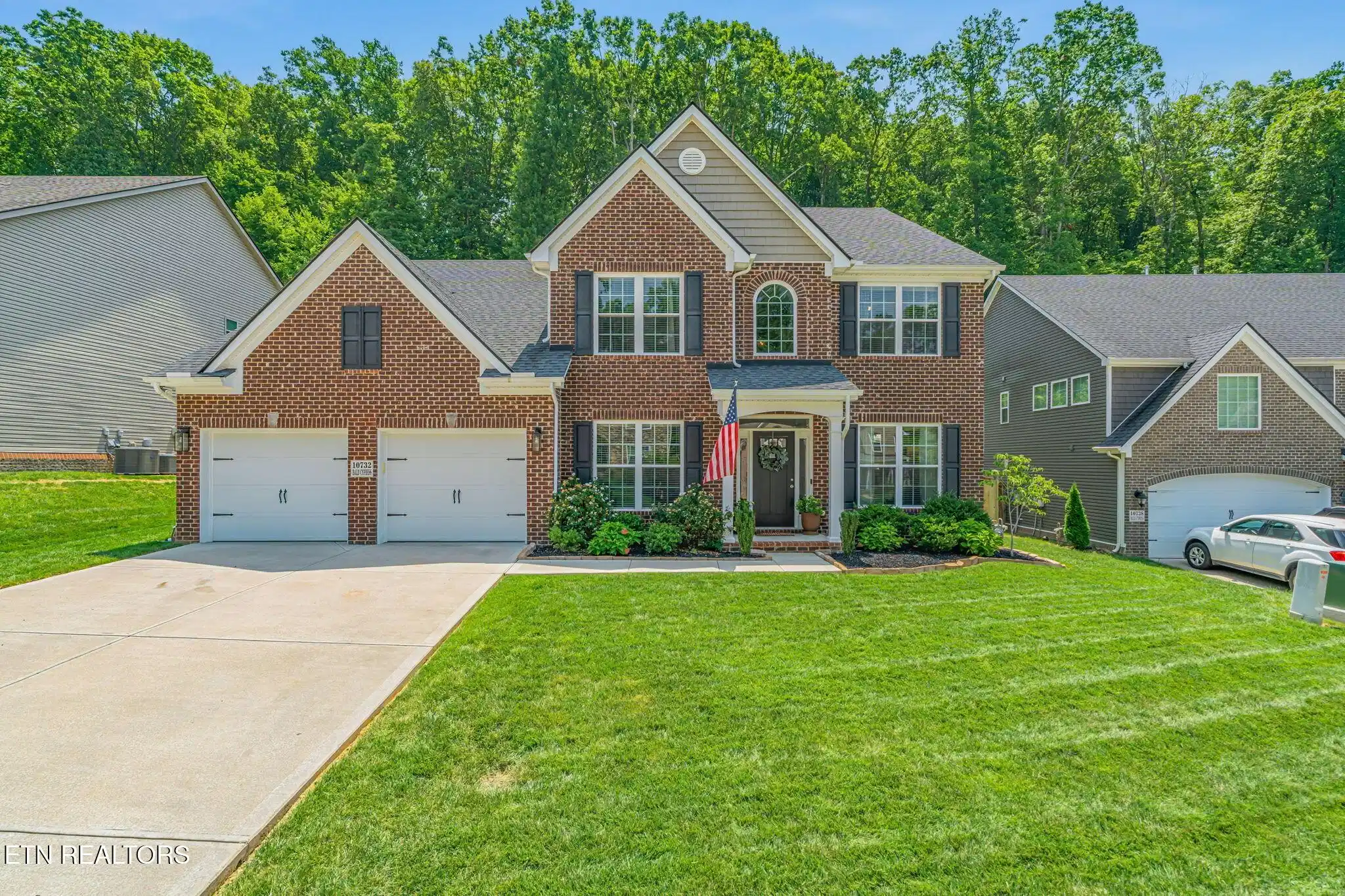 Image 1: 4-web-or-mls-10732 Bald Cypress Lane-60
