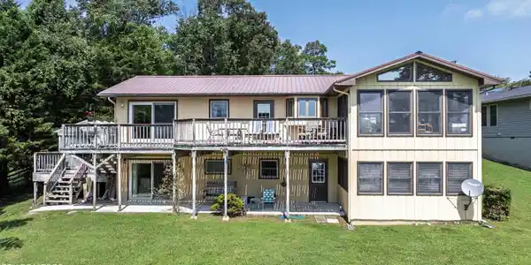 300 Lake Forest Lane