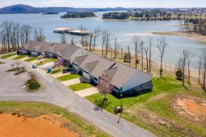 401 Harbor Cove