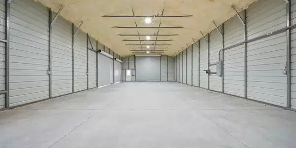 Image 2: 5668 TN-58 Interior-2