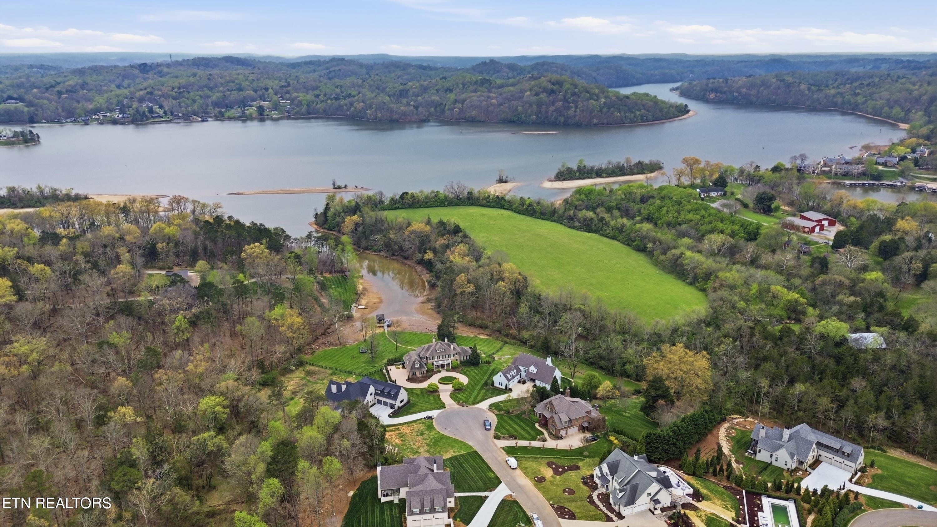 Image 3: 2226 Falcon Crest Ln