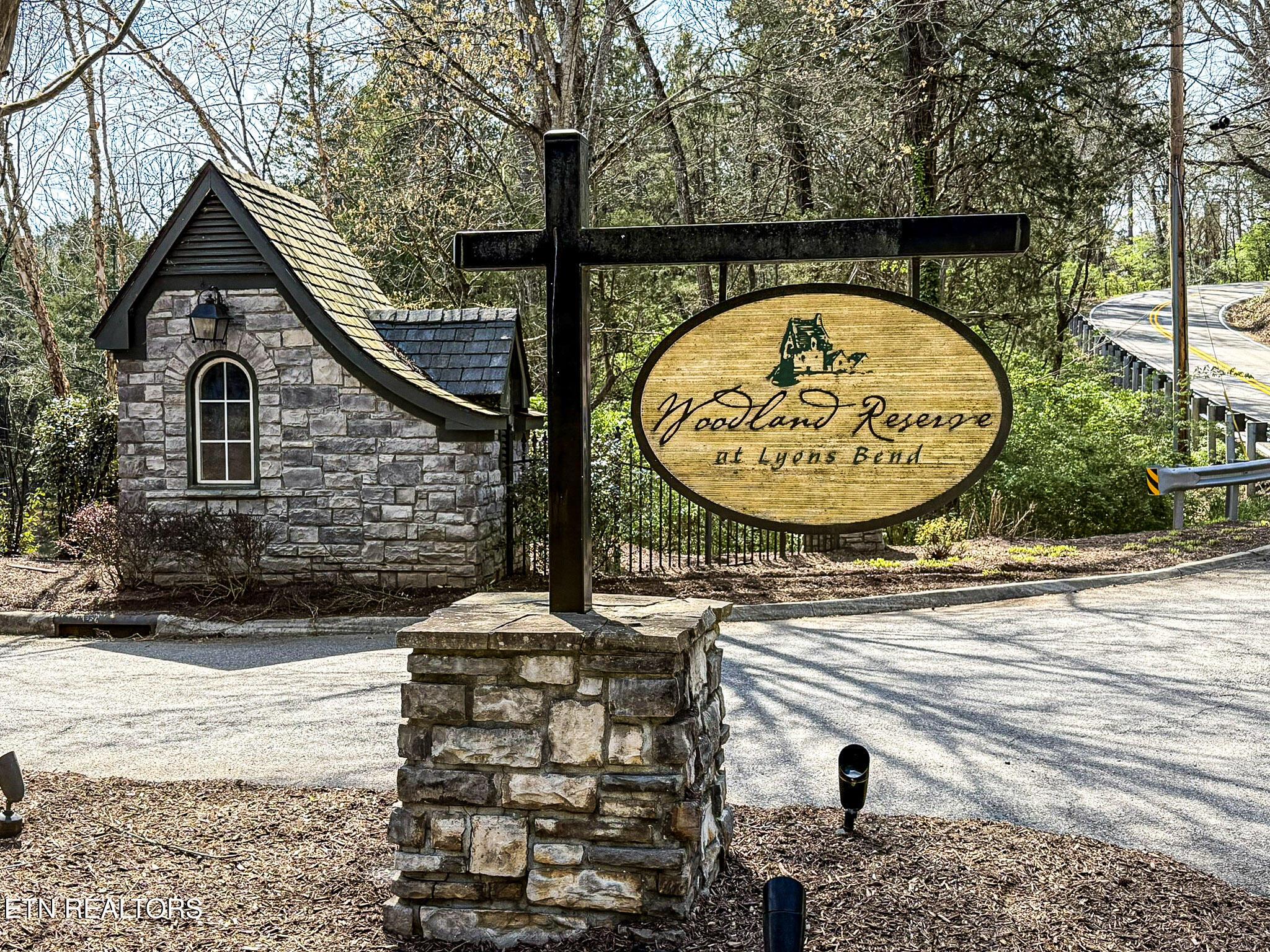 Image 4: Woodland Reserve