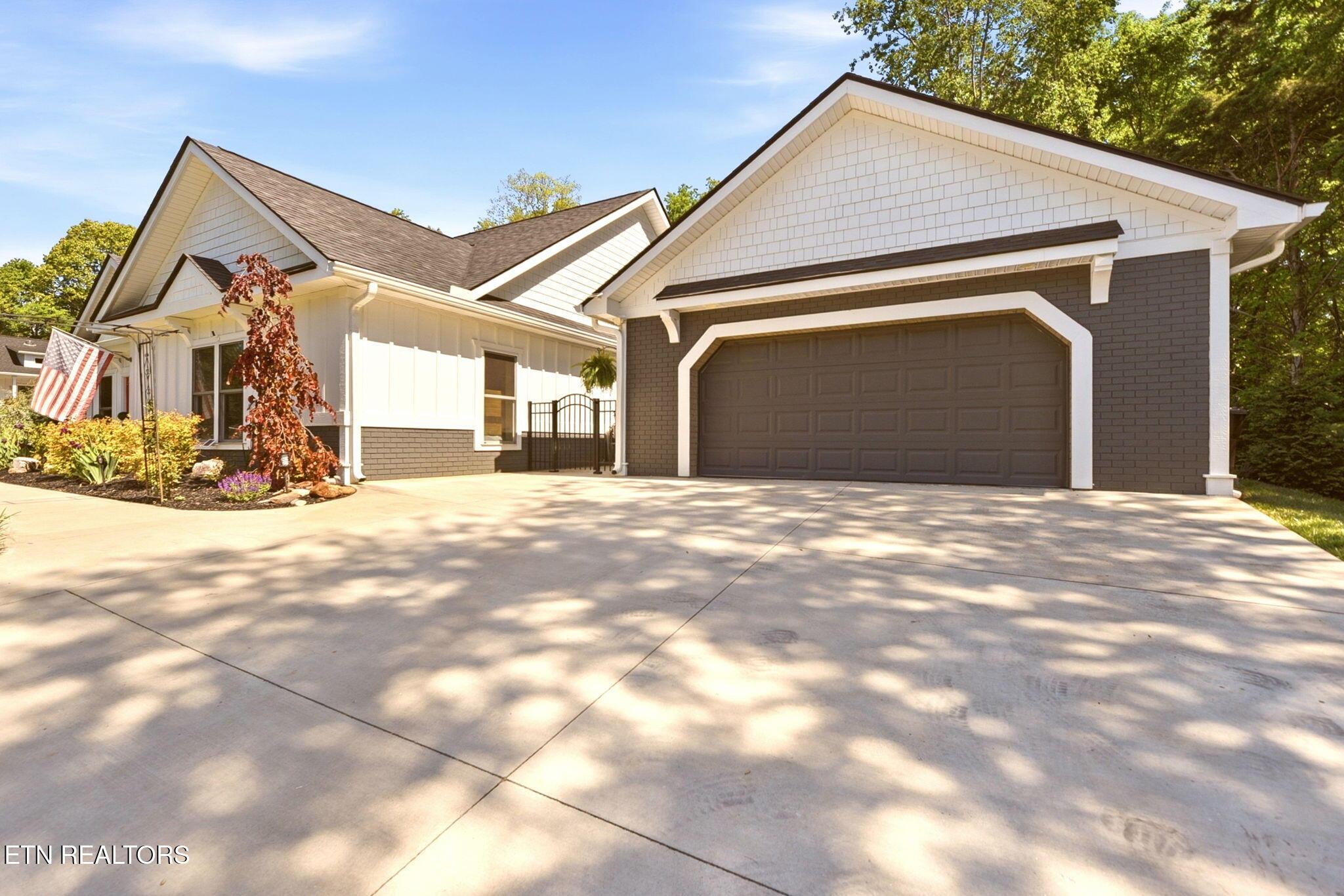 Image 3: 5-web-or-mls-DSC_4509