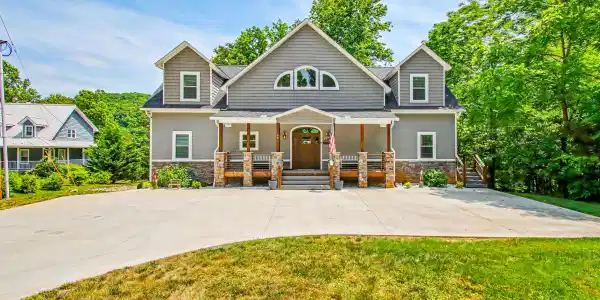 597 E Norris Point Rd