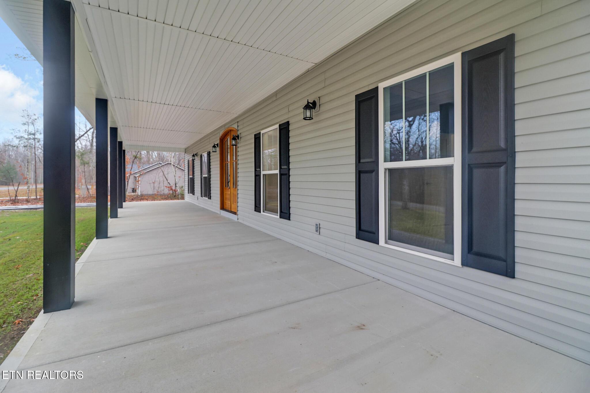 Image 4: Front porch