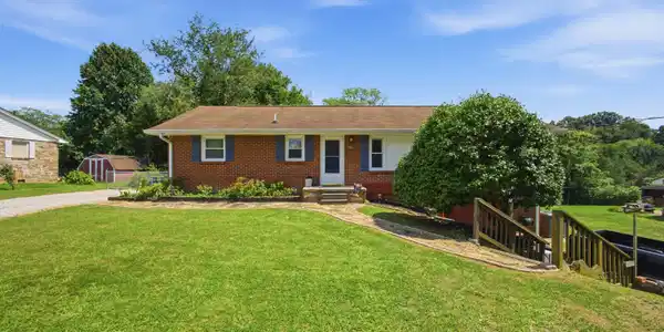 1009 Patton Ferry Rd