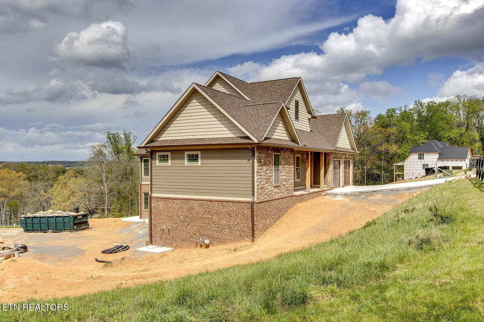 Image 3: 03_RiverRoad_542_FrontLeft
