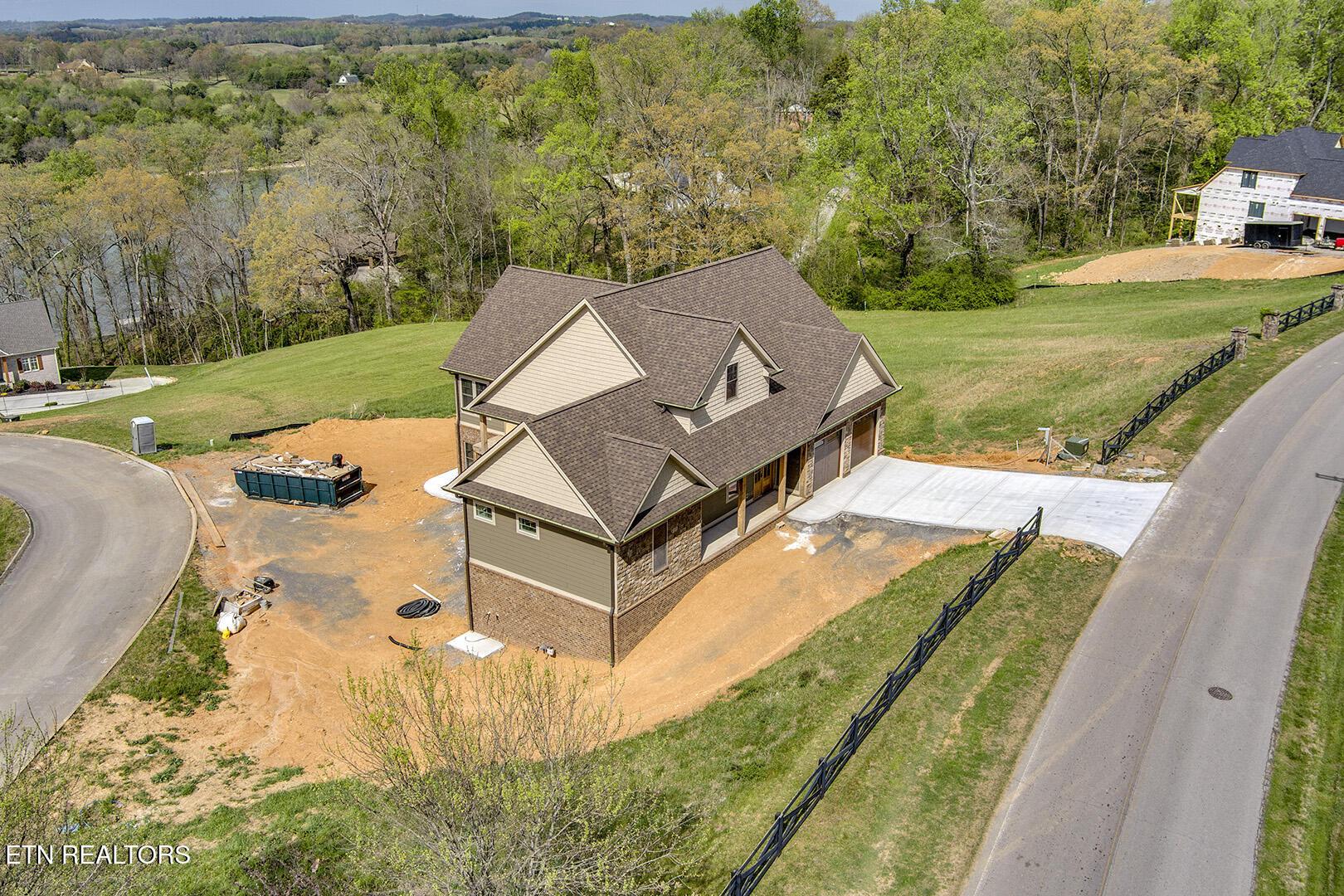 Image 4: 04_RiverRoad_542_FrontLeftElevated