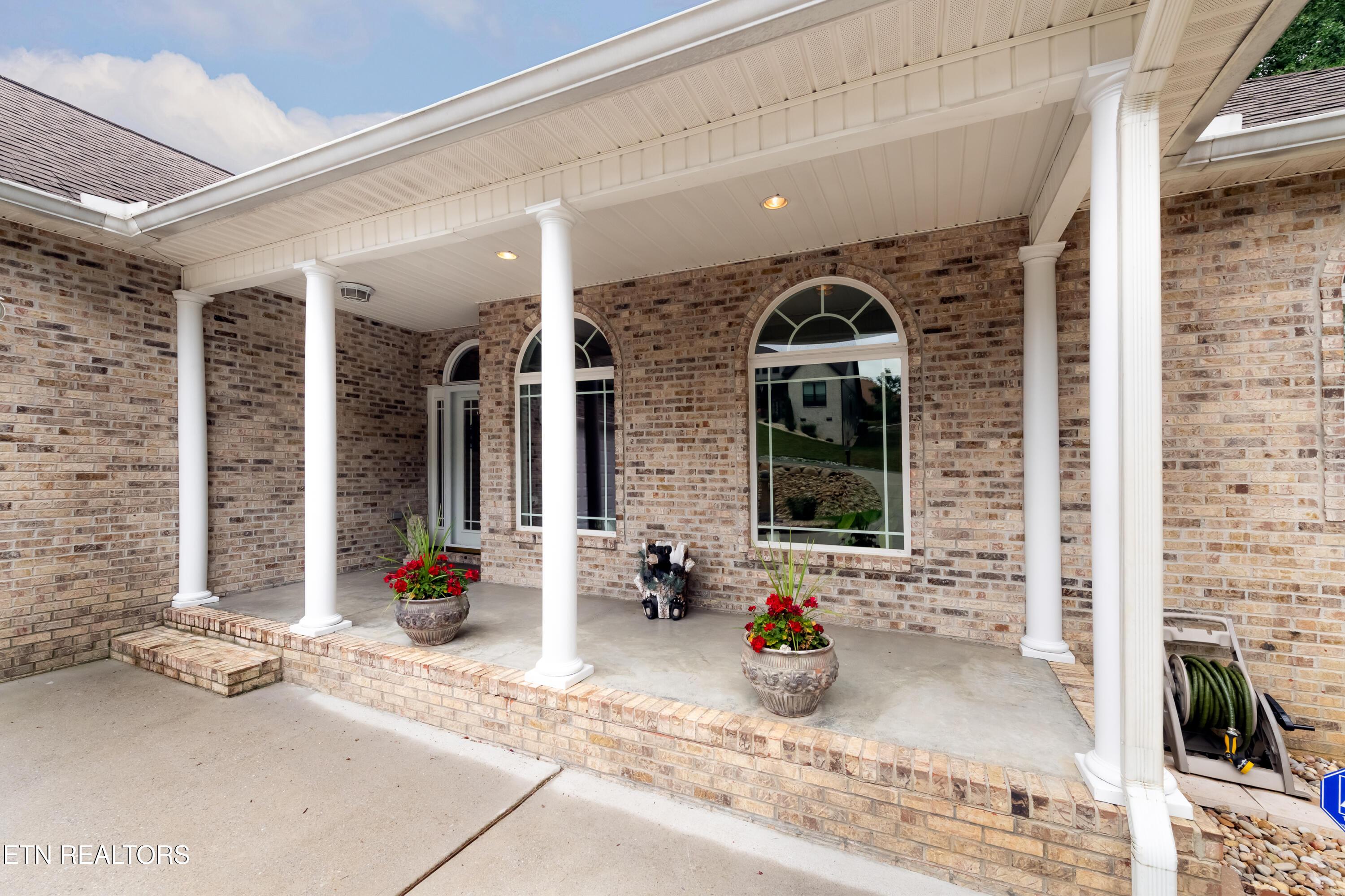 Image 3: Front Exterior Porch