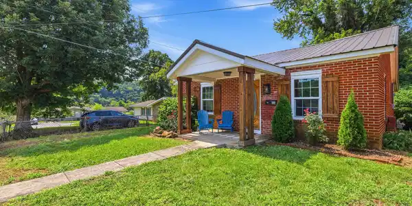 223 Georgia St