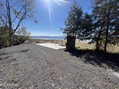 1407 E Hwy 25E