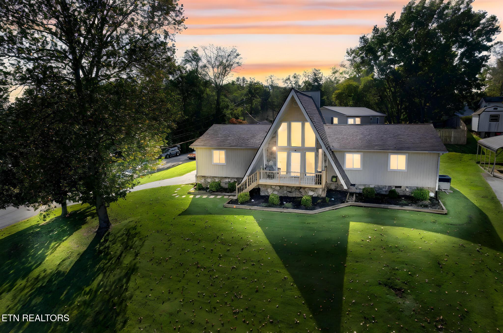 Image 4: 4-web-or-mls-DJI_0697 day to dusk