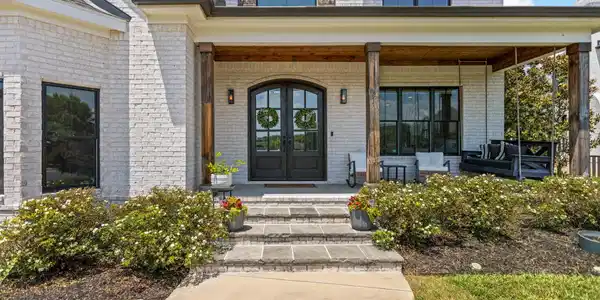 Image 2: 27-10632 Lakecove Way - 17