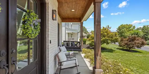 Image 4: 30-10632 Lakecove Way - 20