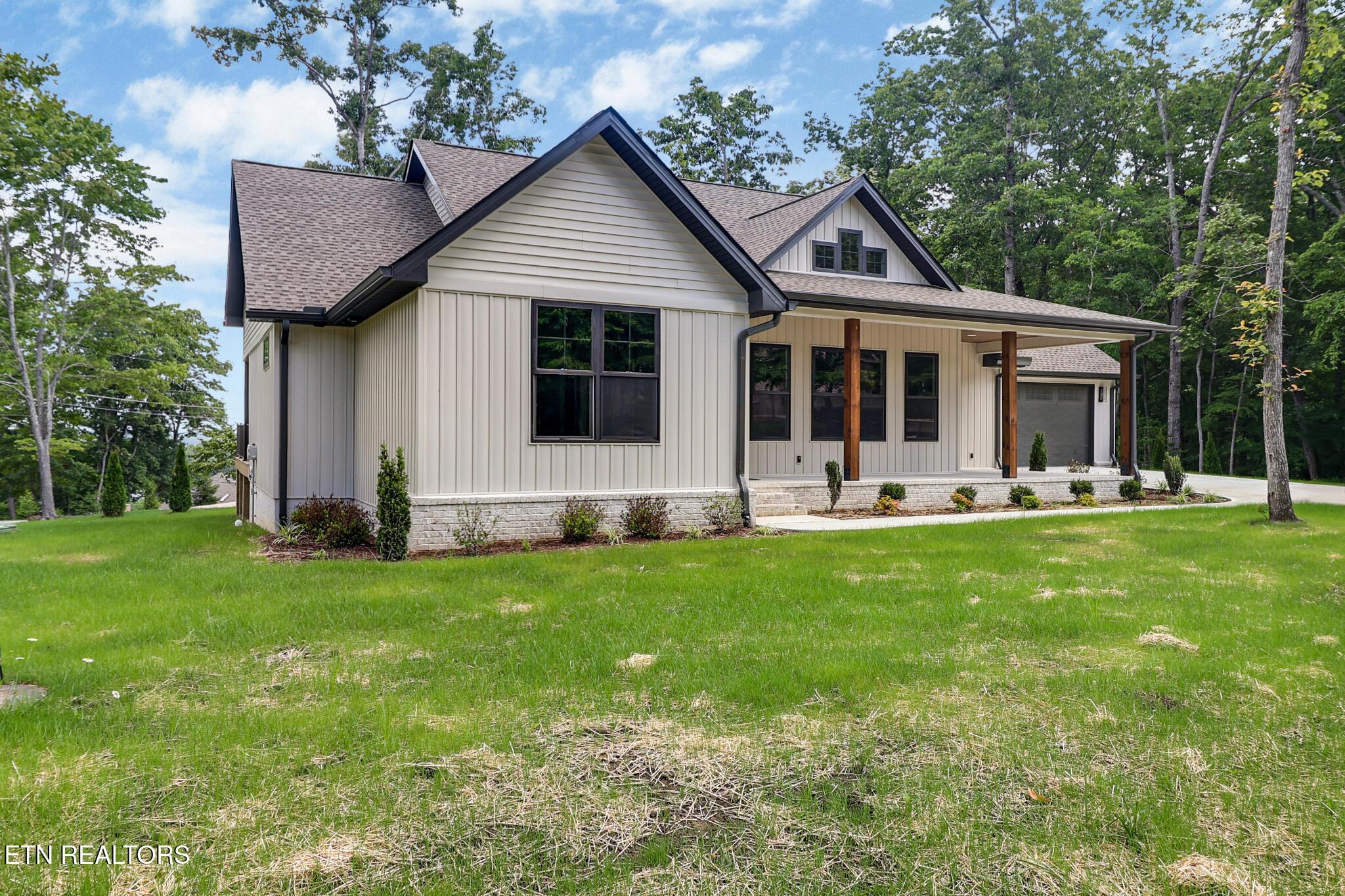 Image 3: Front of House