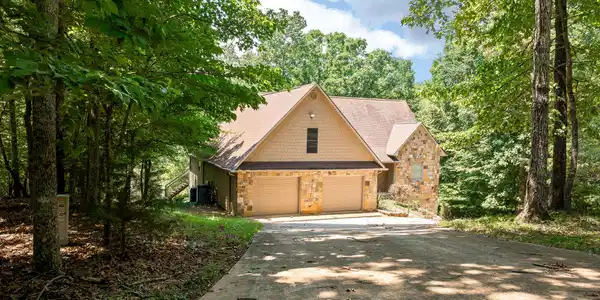 Image 3: 134 holly lane-3