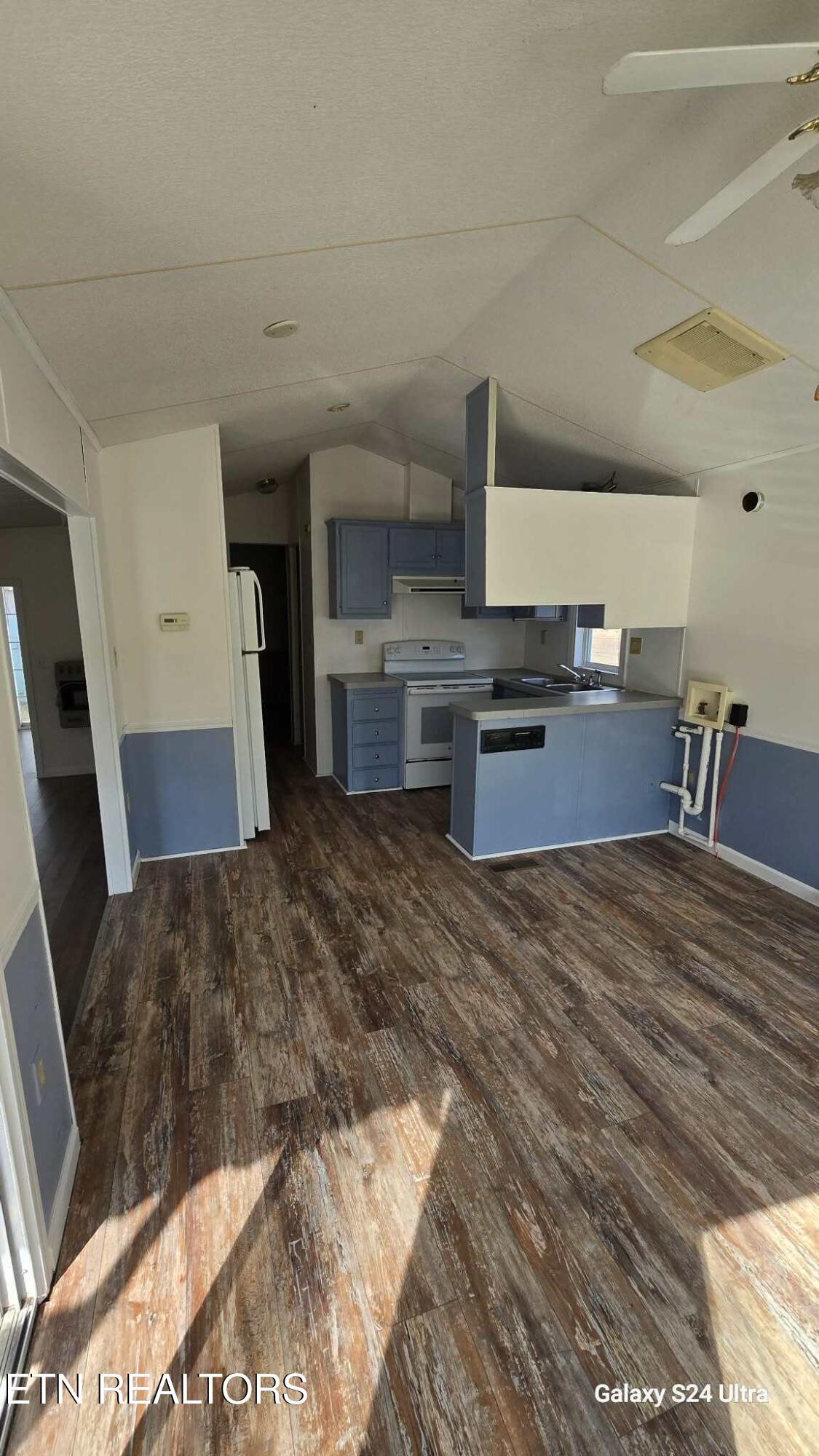 Image 4: 63 Apache Trl pic 11