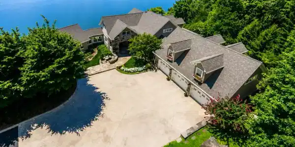 8941 Kelsey Lane