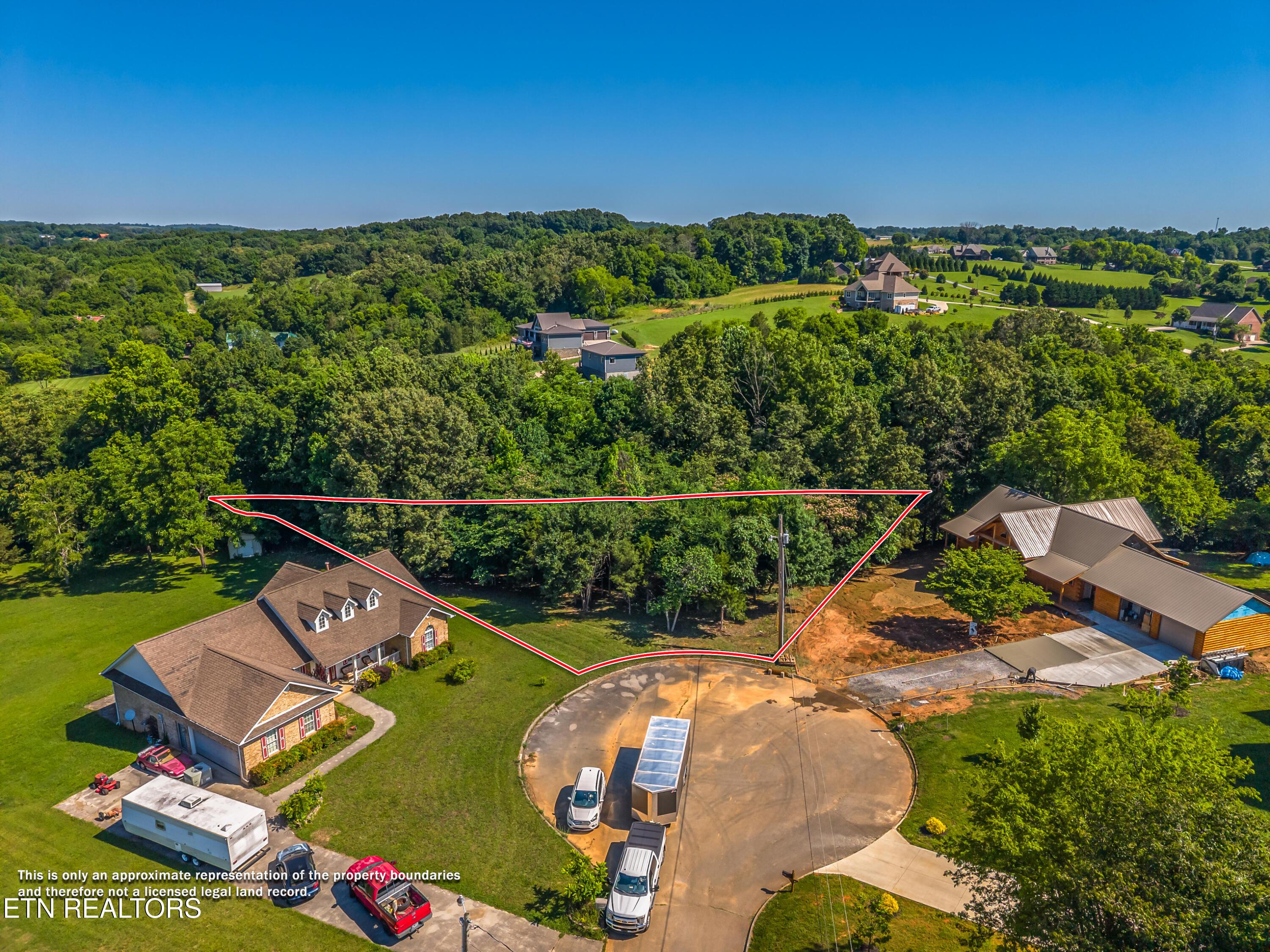 Image 1: 001-SullivanPointe-Dandridge-TN-37725-FU