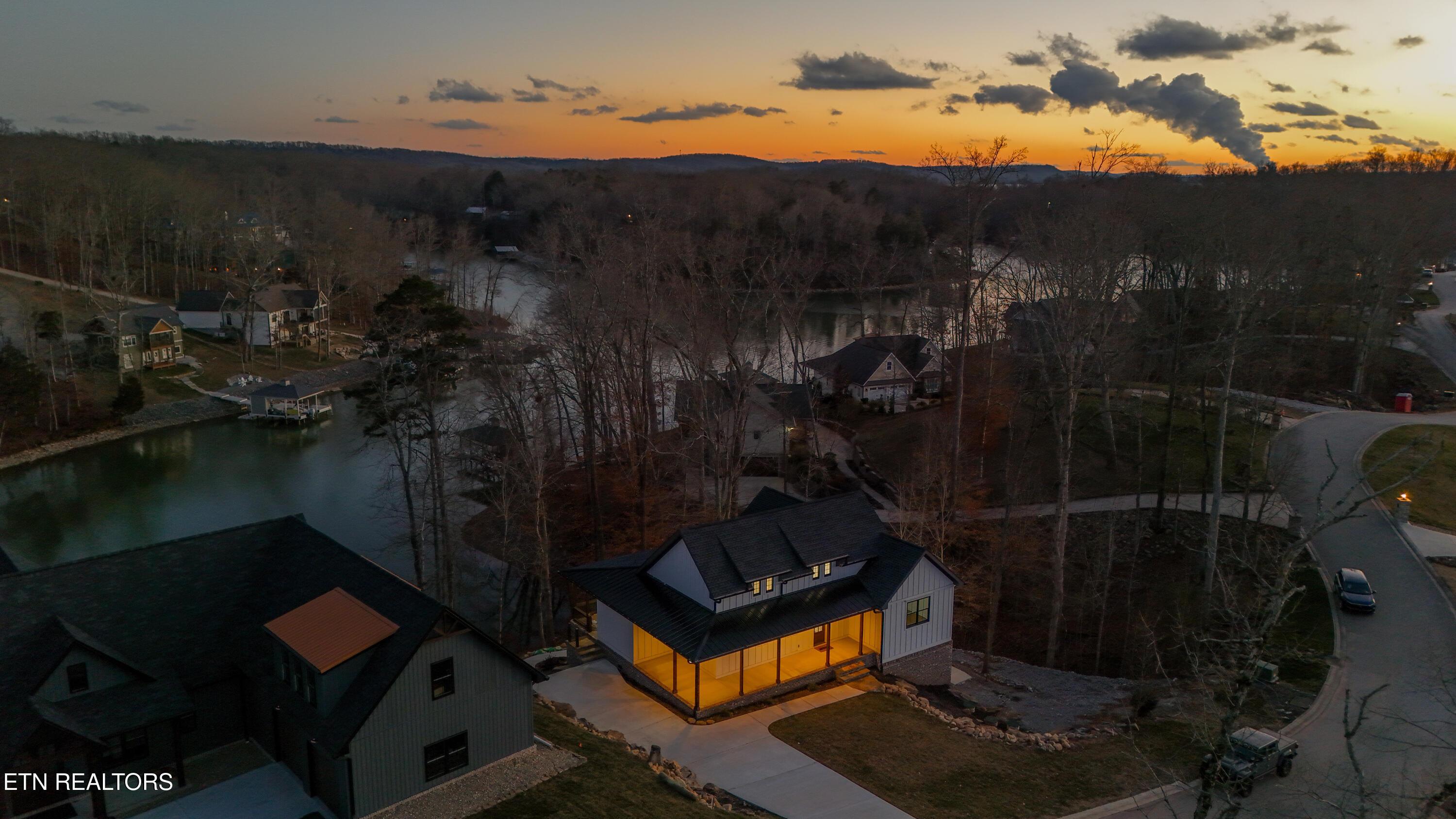 Image 2: WaterfrontDrone-37