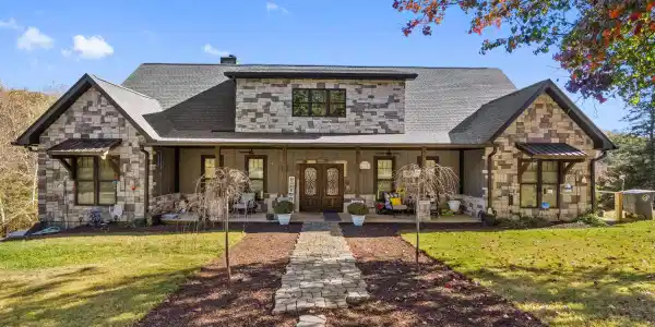 975 Lake Smoky Rd