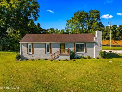 6220 Roscoe Lane
