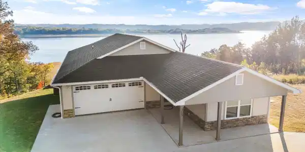 Image 2: Lake Perfection
