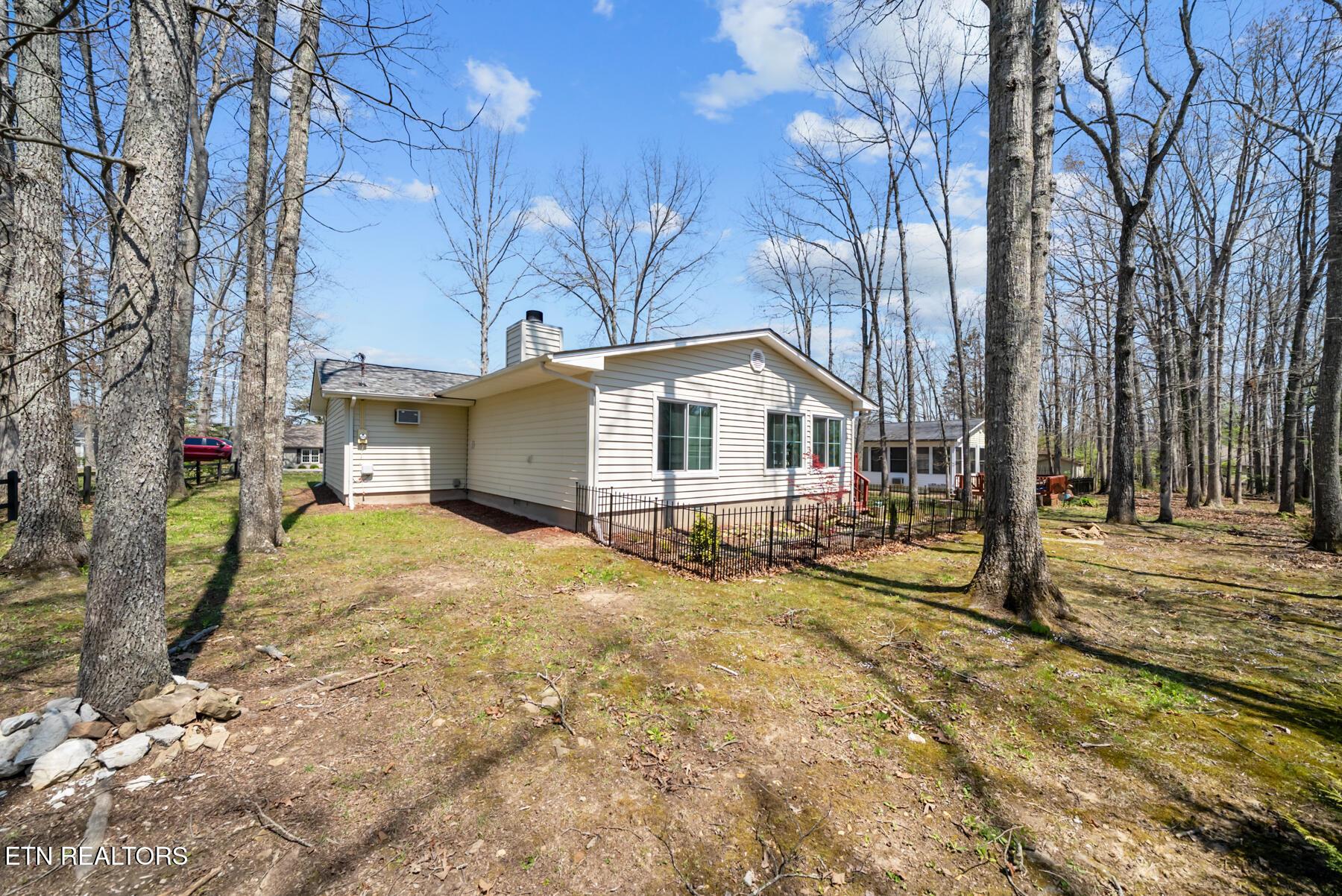 Image 4: 156 Dovenshire Drive