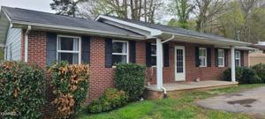 305 Edgewood Circle