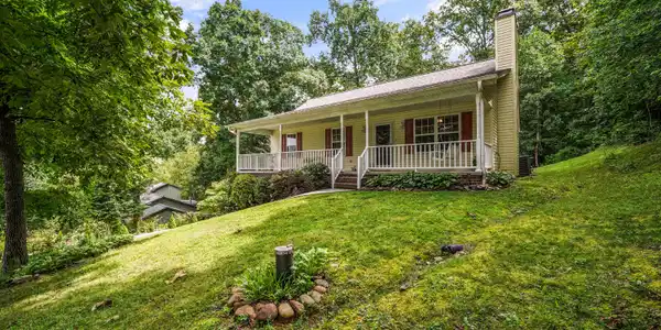 945 Frontier Circle