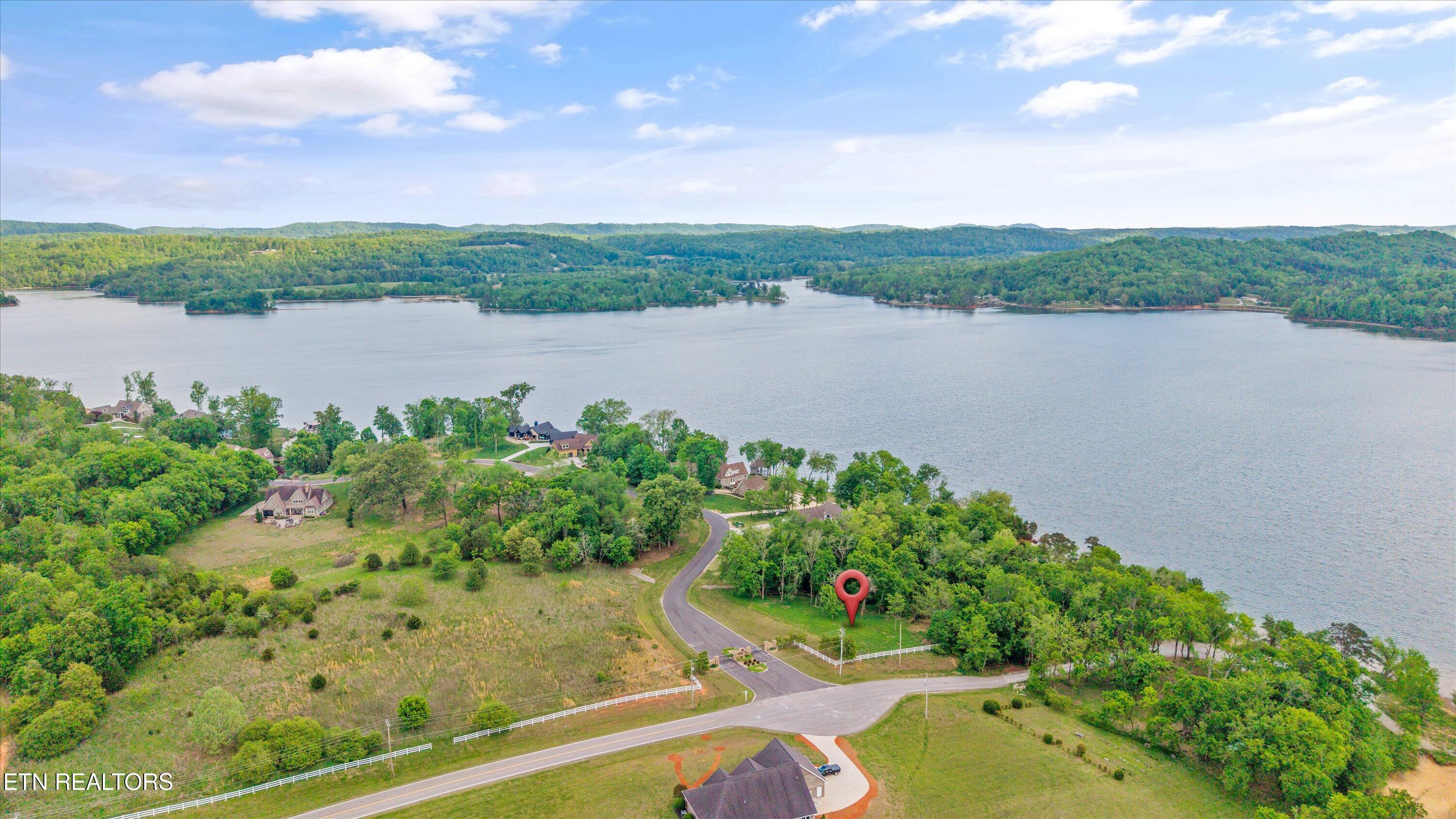 Image 3: Grande Vista Bay