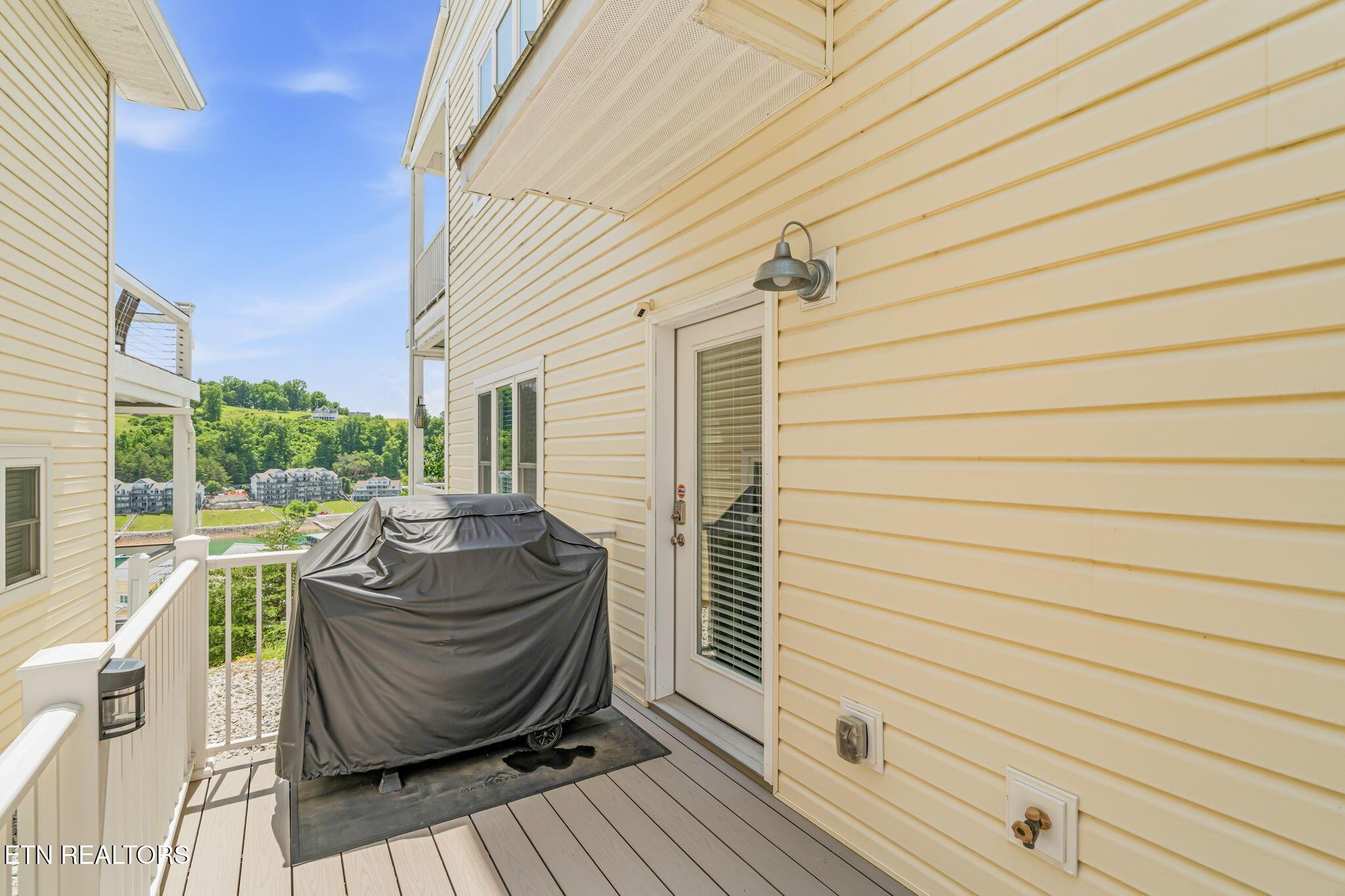 Image 3: 4-web-or-mls-179 N Deer Villiage Lane #5