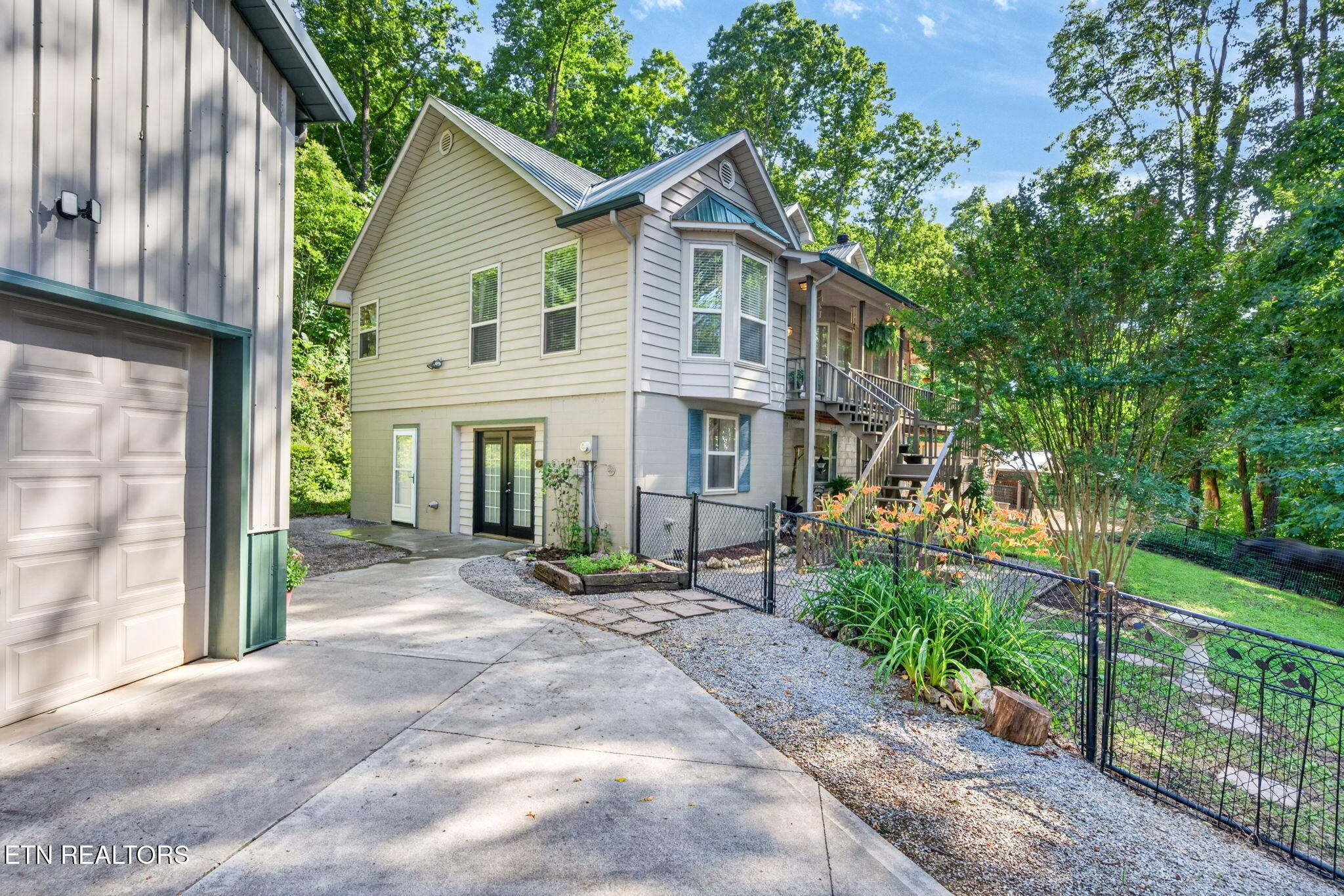 Image 3: 511 Lower River Rd