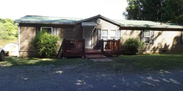 1418 E Pearly Smith Rd