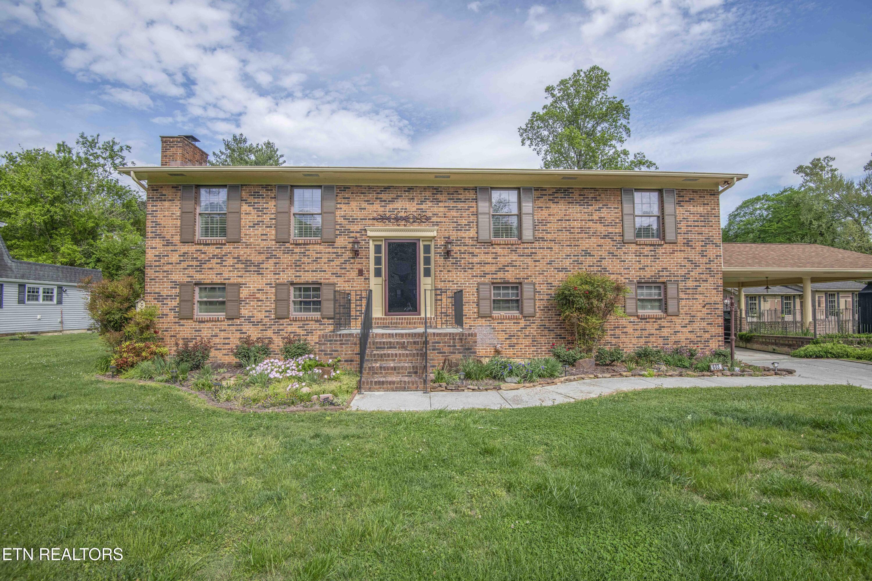 Image 1: exterior 2_1