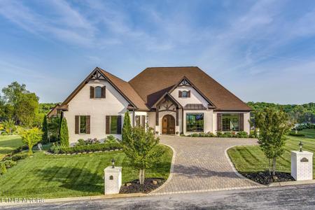 124 Nightingale Drive