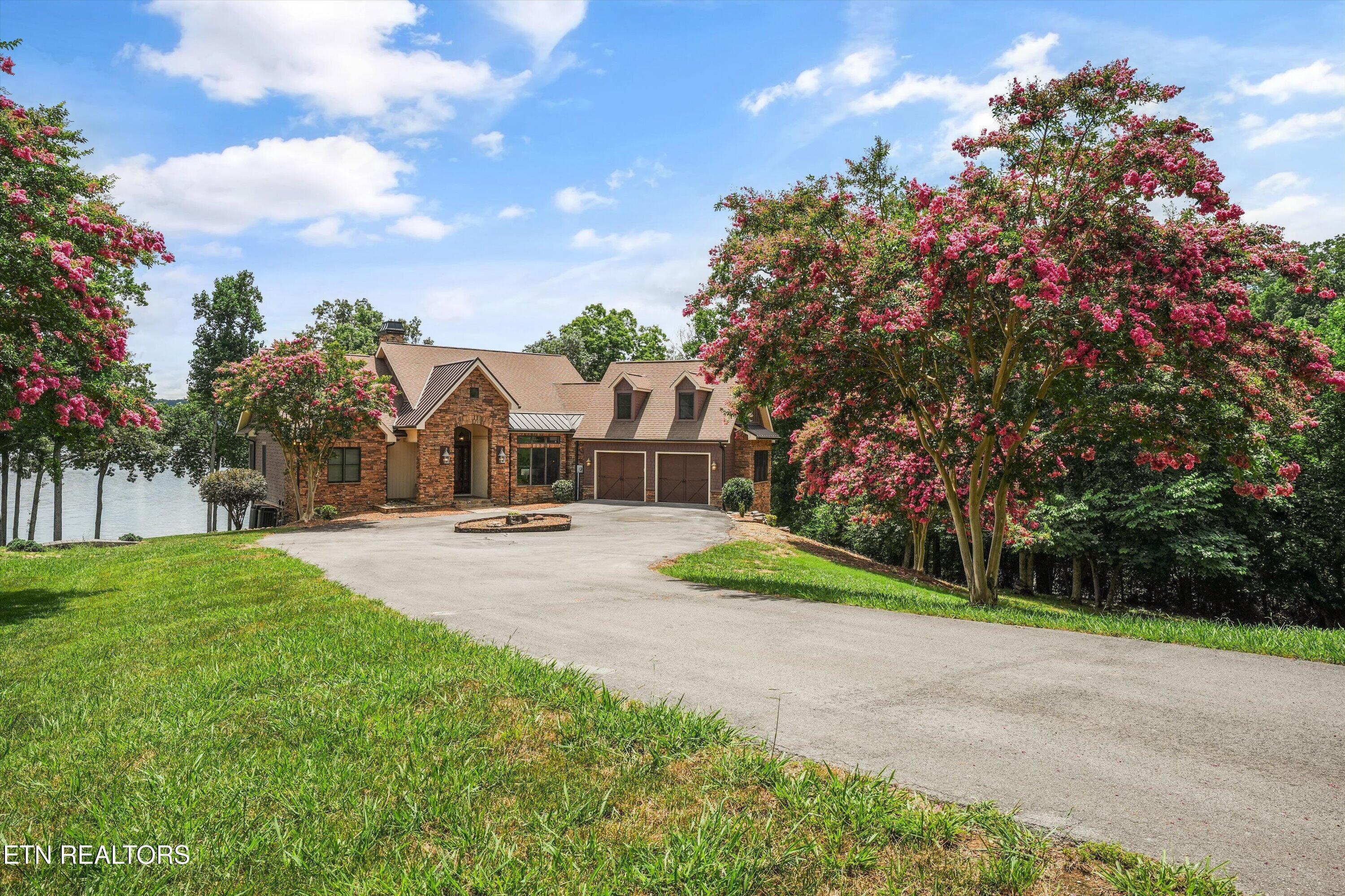 Image 3: 03-269 E Shore Dr86