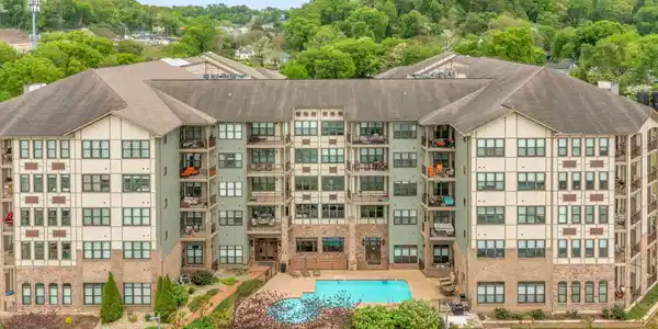 445 W Blount Ave