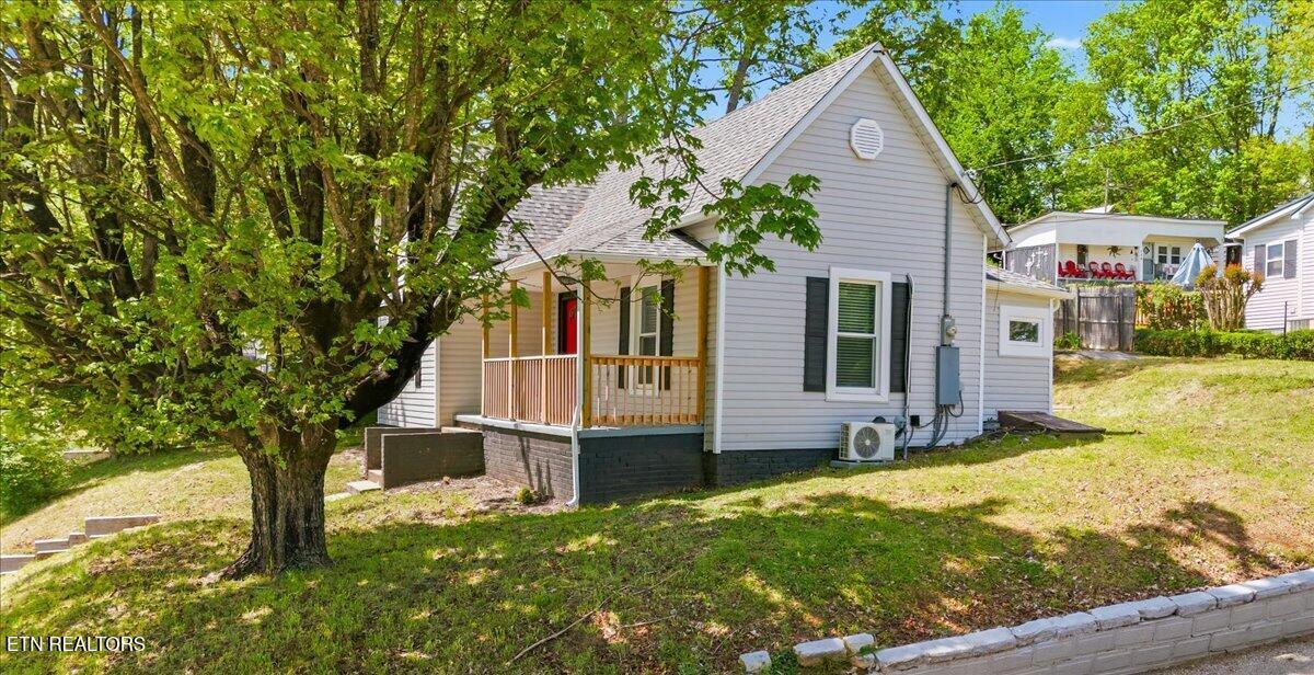 Image 2: 02-Exterior