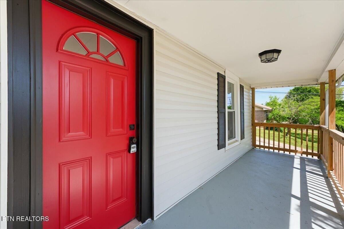 Image 3: 03-Exterior