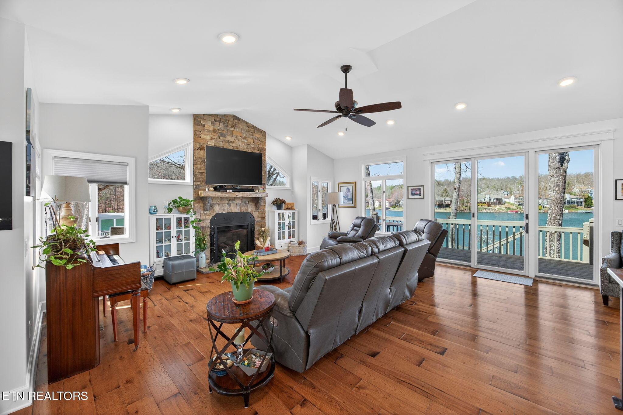 Image 2: 23-web-or-mls-24-print-63 Brummel Ln, Cr