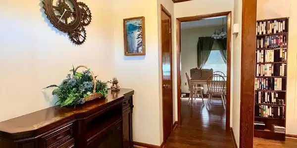 Image 3: Entry
