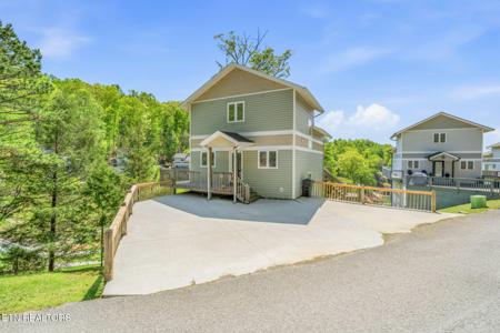 551 Deerwood Lane