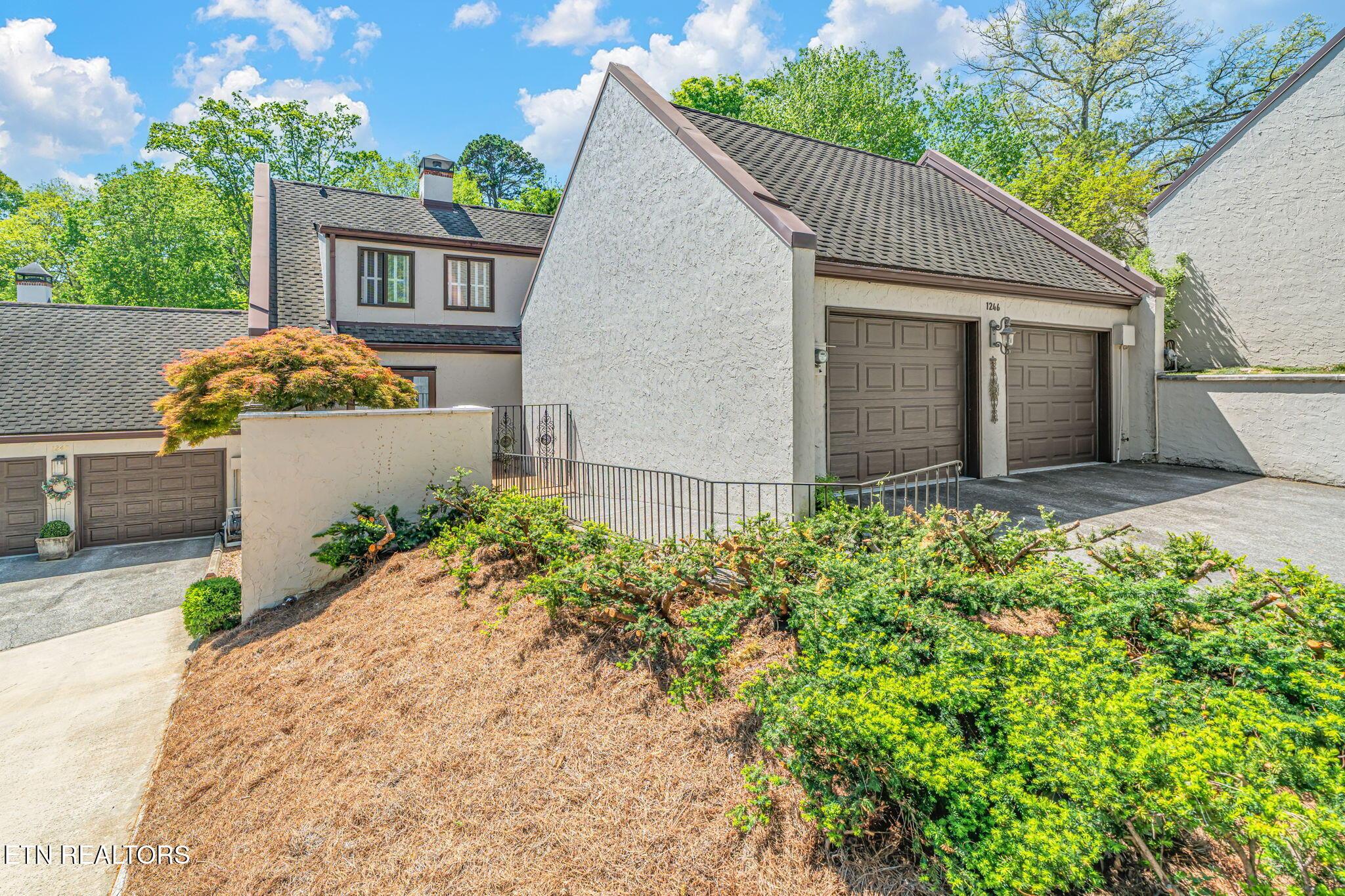 Image 1: 1-web-or-mls-1246 Orleans Drive-3 - Copy