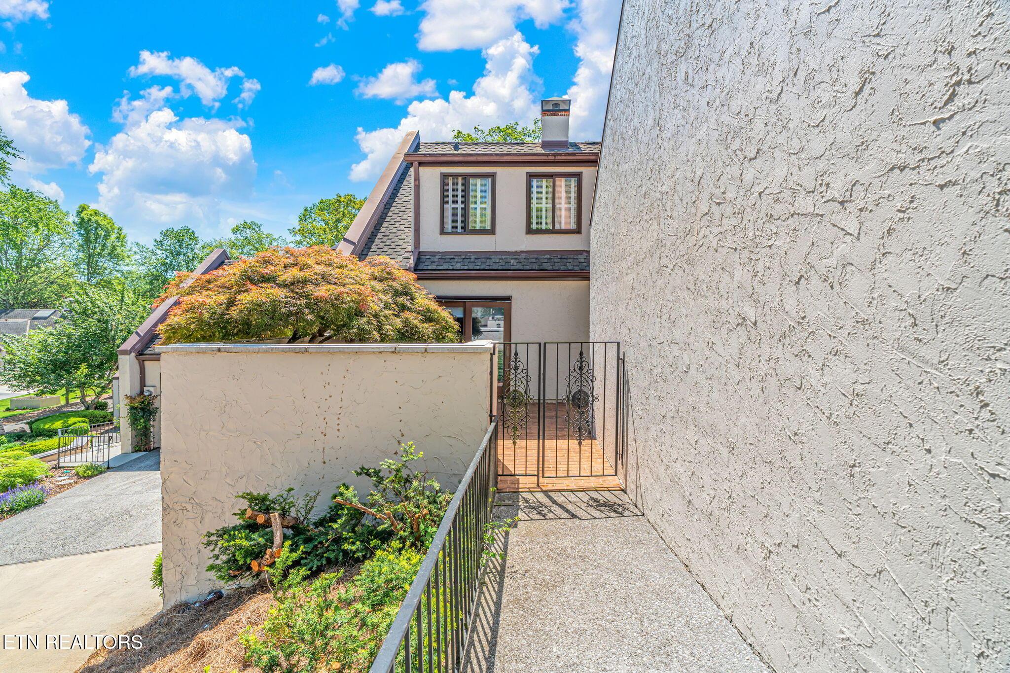 Image 3: 3-web-or-mls-1246 Orleans Drive-4 - Copy