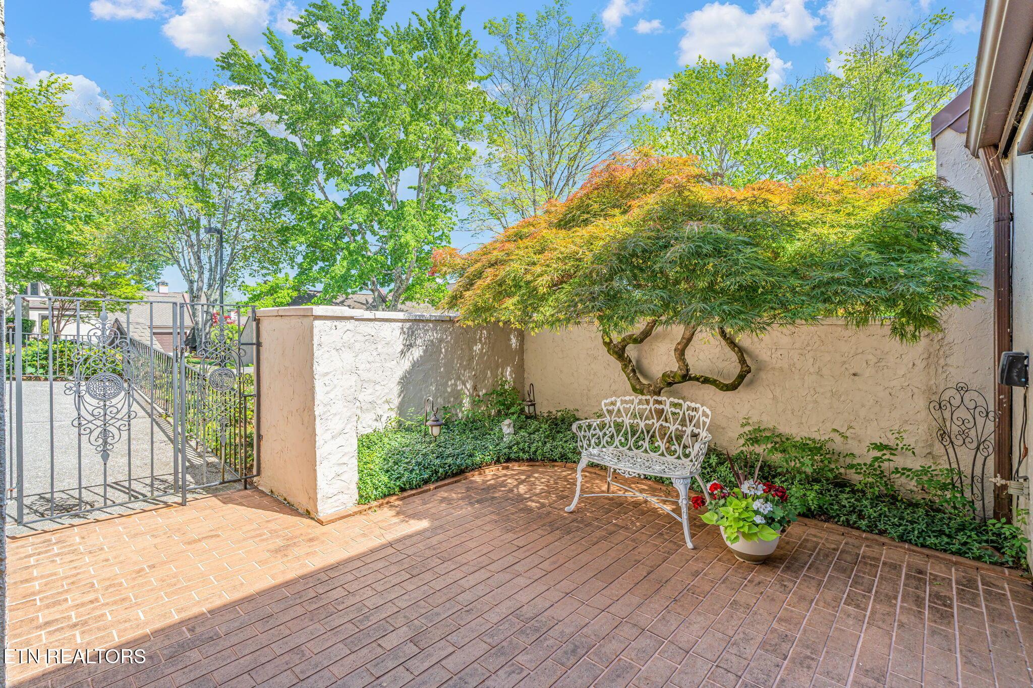 Image 4: 4-web-or-mls-1246 Orleans Drive-5 - Copy