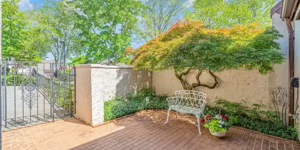 Image 4: 4-web-or-mls-1246 Orleans Drive-5 - Copy